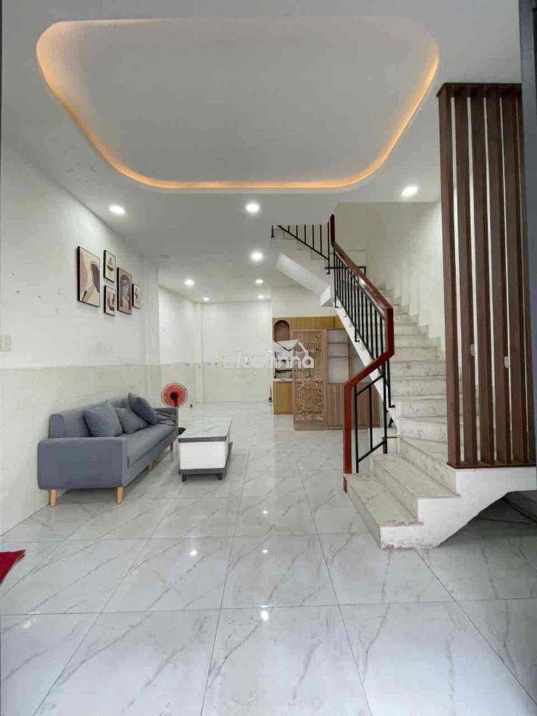 Hẻm xe hơi , chiều ngang nhà 5m , miễn tiếp môi giới