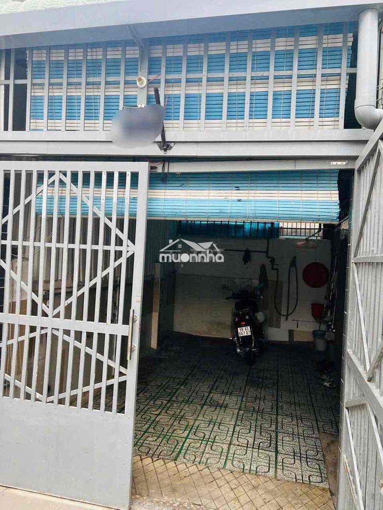 Gần chợ linh trung- trường đh spkt nhà cấp 4 sân ô tô 2pn 2wc ở + kho