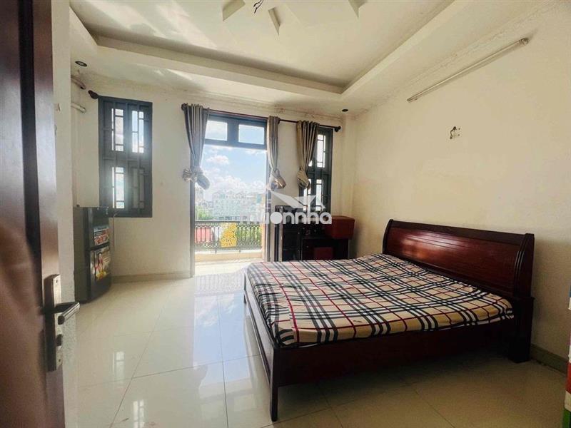 Phòng ban công full nội thất giá rẻ