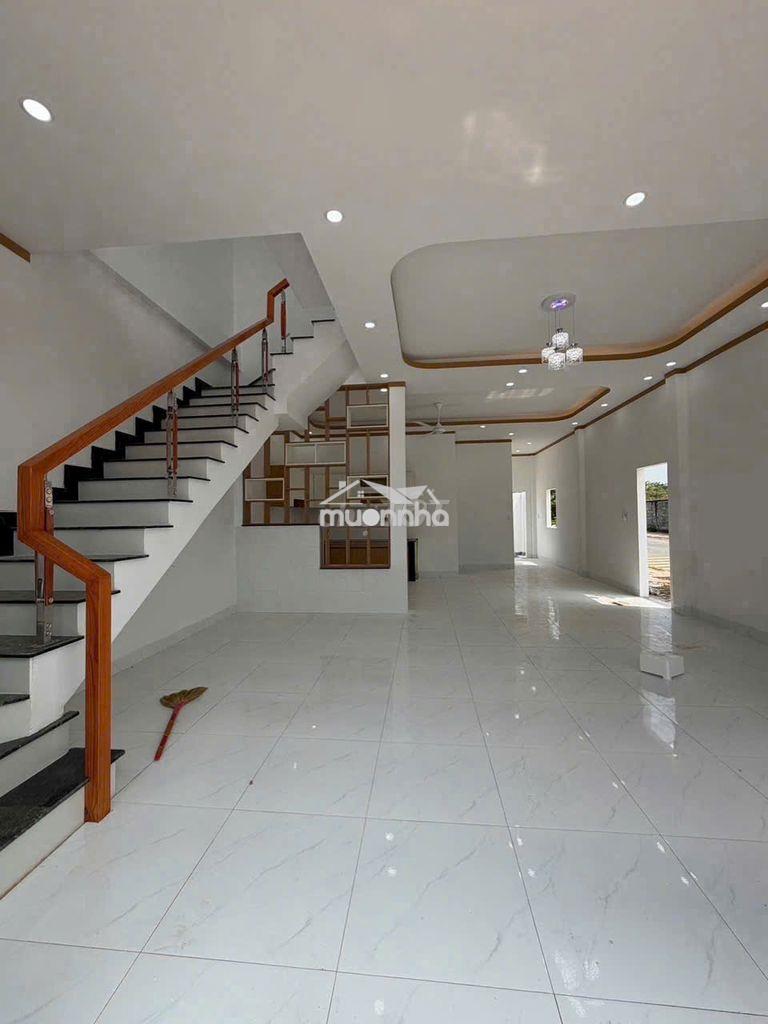 Căn góc 2 tầng 3 phòng ngủ gần chợ bến cát chỉ 2390/175m2 sàn sd - 3