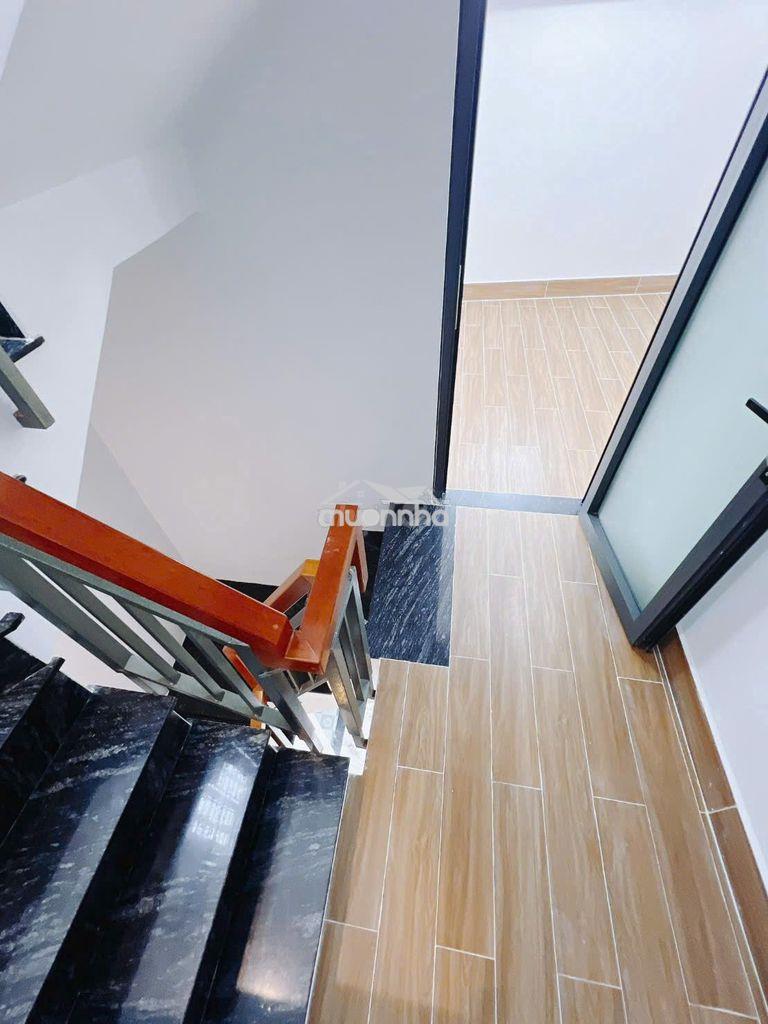 Nhà đẹp q4- căn góc 3 tầng- 26m2- chỉ 3 tỷ nhỉnh - 3