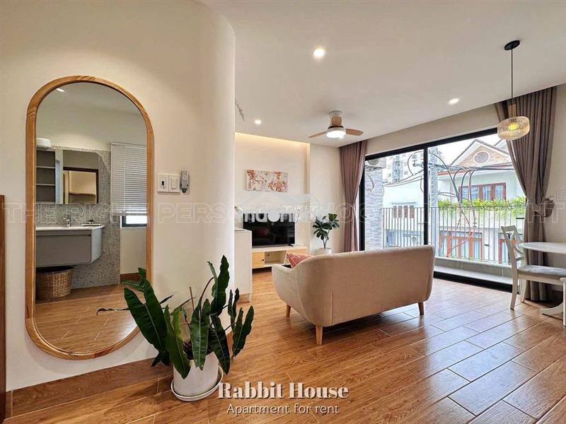 Em chuyên cho thuê căn hộ 1pn/studio ban công khu sân bay, etown