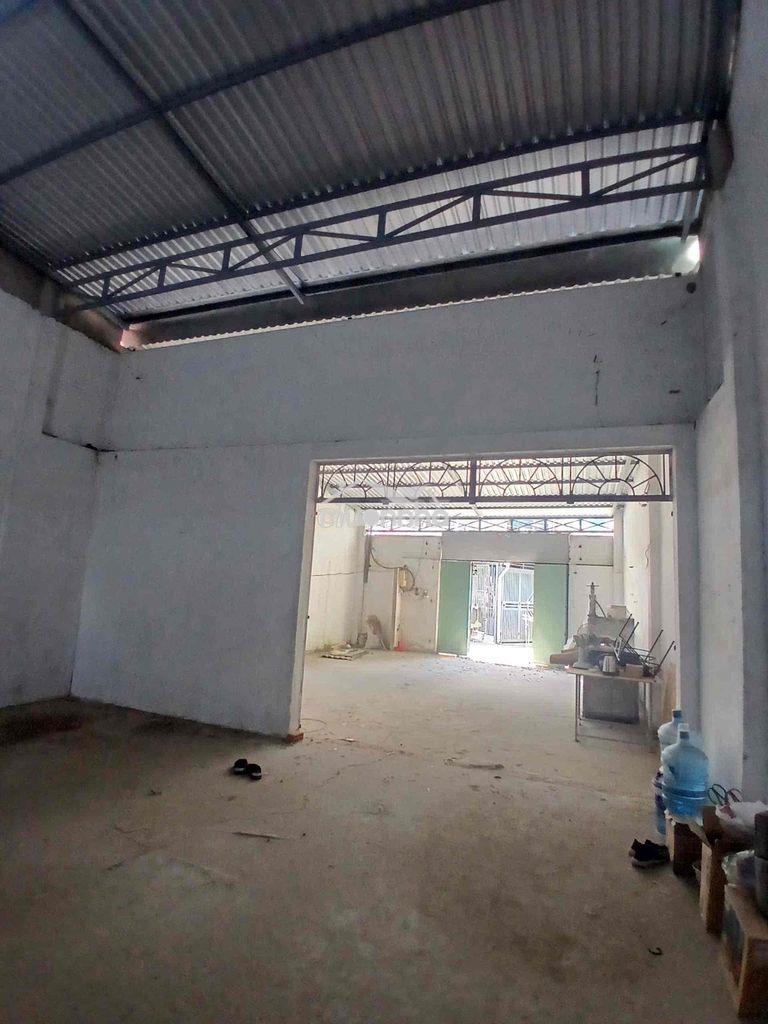 KHO .... THUỘC XÃ XUÂN THỚI ĐÔNG GẦN GIÁO XỨ BÙI MÔN... KHO CHO THUÊ T - 4