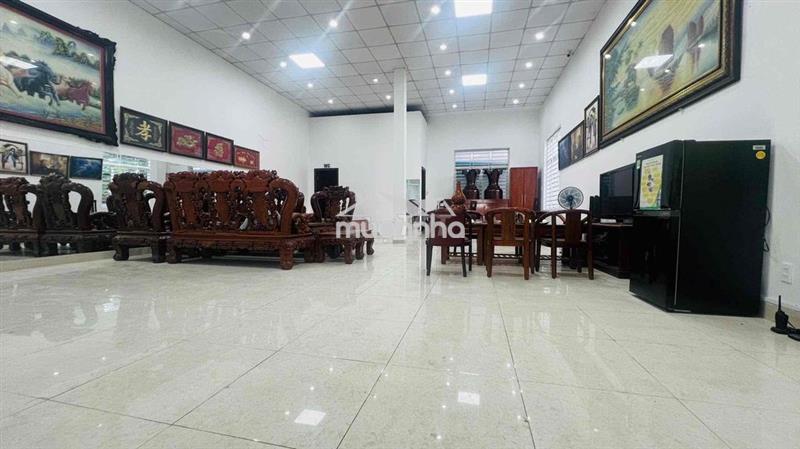 Nhà 200m2 (8x25m) 1 sẹc man thiện thích hợp làm vp, kd online