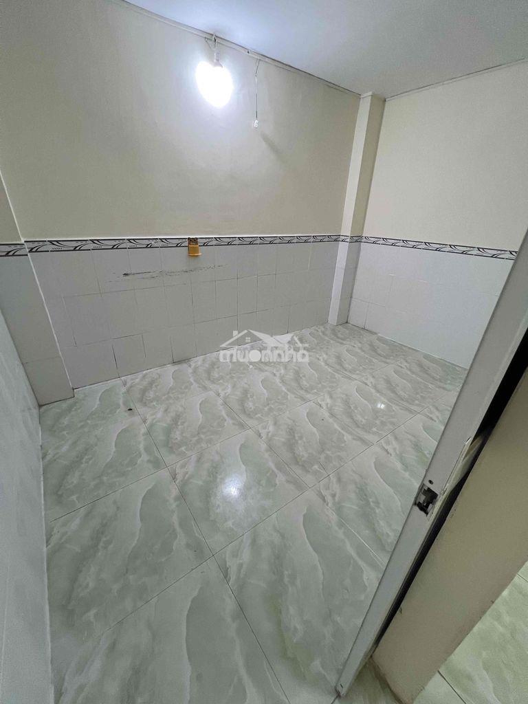 Cần cho thuê nhà đường xe tải 4 x 18m đúc lửng 2pn 2wc 10tr - 2