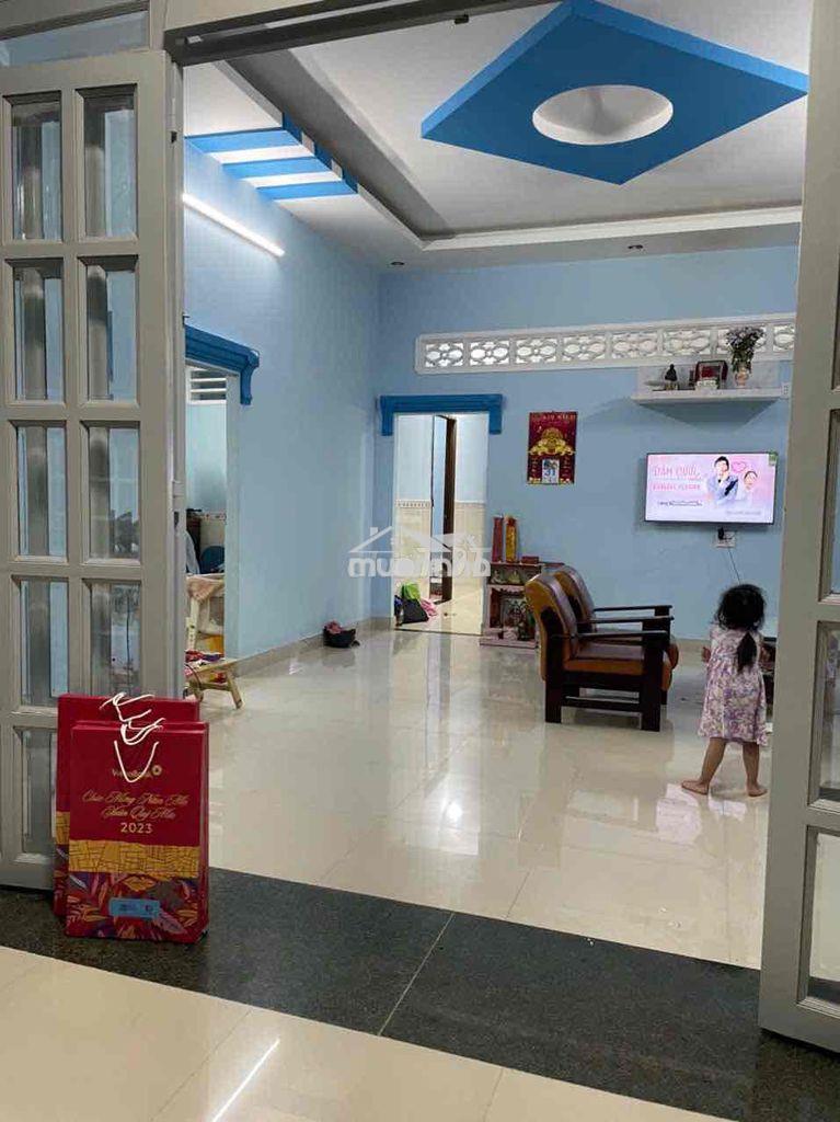 Cho thuê nhà đường ô tô , sân ô tô phường hiệp hoà