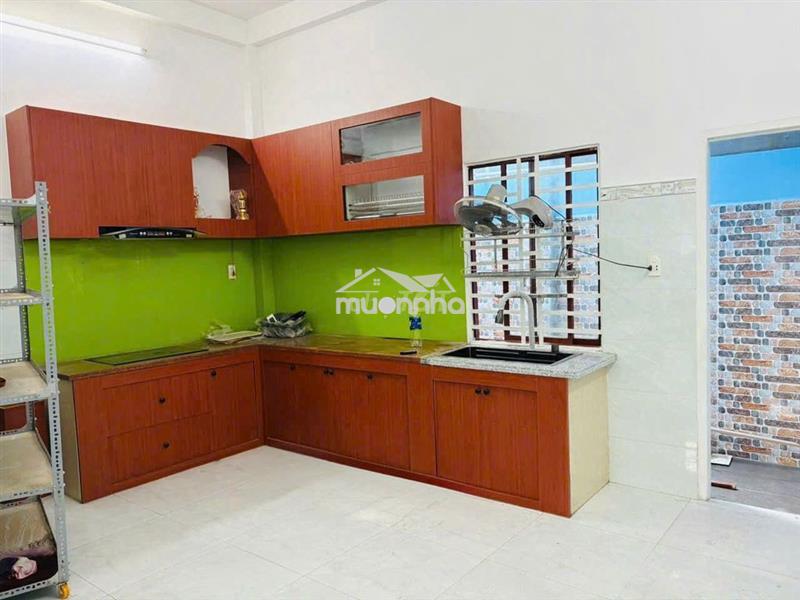 Hạ 400tr, gđ cần bán gấp căn nhà hẻm oto đường cây keo