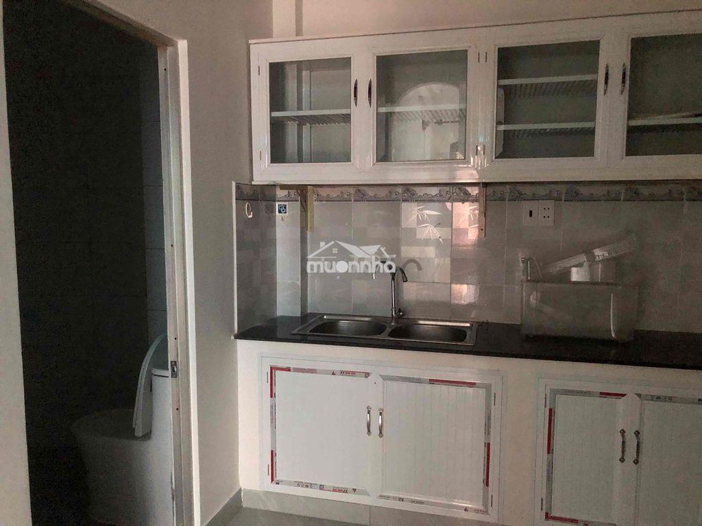 Nhà nguyên căn  hẻm xe hơi  trần quang diệu, quận 3, tiên ở và kd - 2