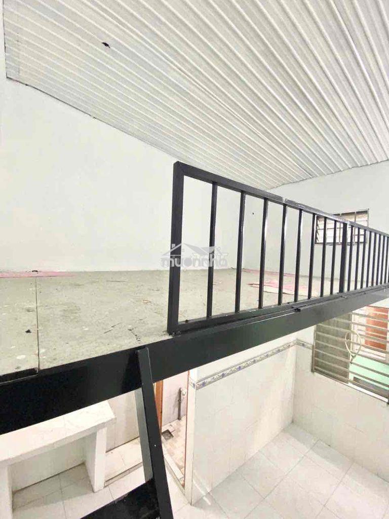 Phòng trọ gác cao cực thoáng nằm tại đường hàng tre quận 9 - 4