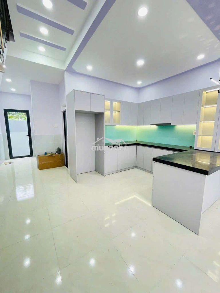 Nhà ngay chợ bà điểm đúc lưng xinh đẹp  - 3