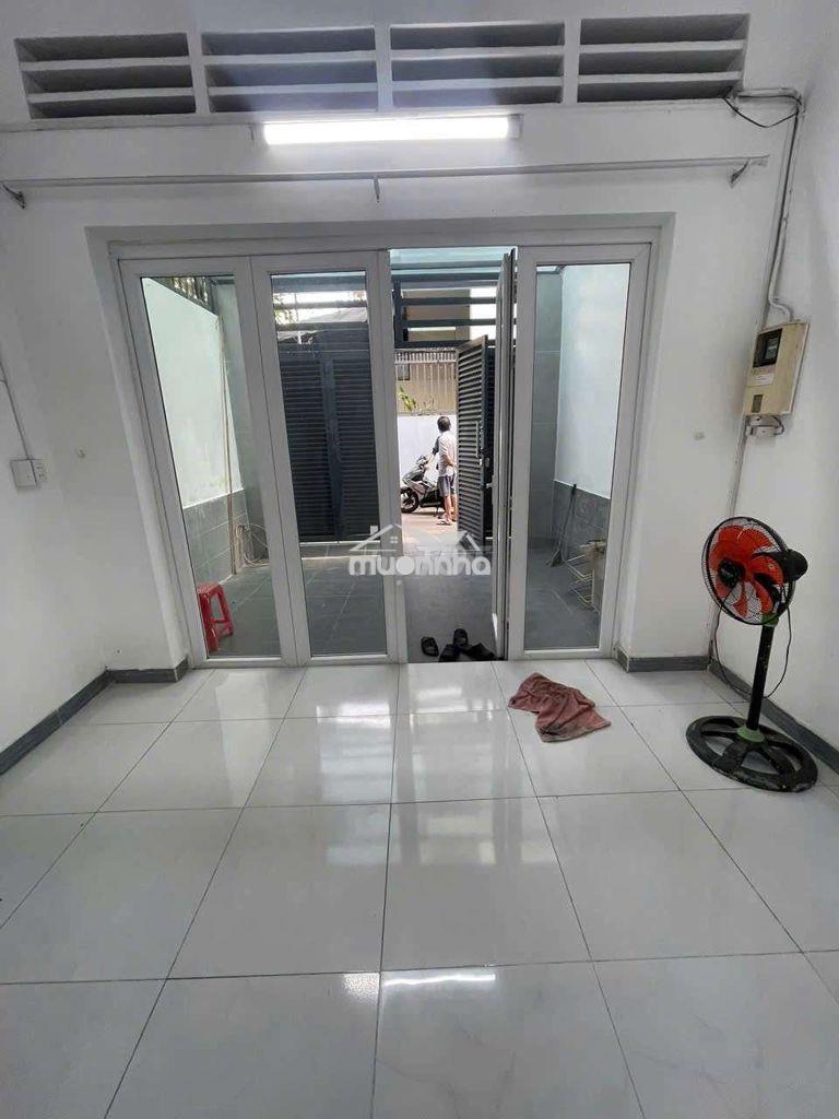 Cho thuê nhà hẻm đường nguyễn hữu tiến 4x20m trệt lửng đúc 3pn  y hình - 2