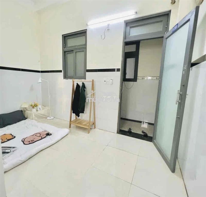 Cho nam thuê phòng có ban công giá rẻ