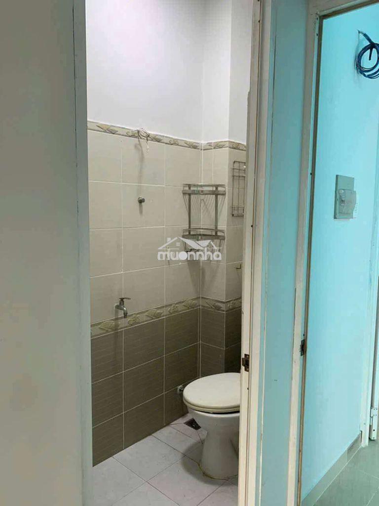 Cho thuê nhà hẻm 4m đường dương bá trạc  p1 q 8 
dt .4x10 giá 10trieu - 4