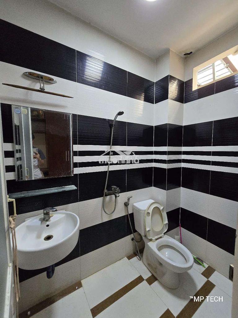 Quận 11 - cho thuê nguyên tầng 2 ( 2 phòng + ban công)  - 4