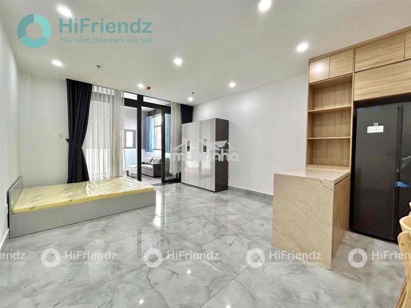 📌Căn hộ 1 phòng ngủ 70m2 ban công ngay sân bay🔥