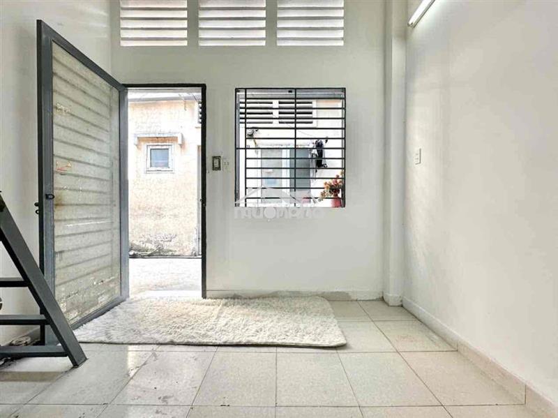 Phòng gác lửng cao 2m cửa sổ trời thoáng mát đ. tân thới hiệp- bv q12