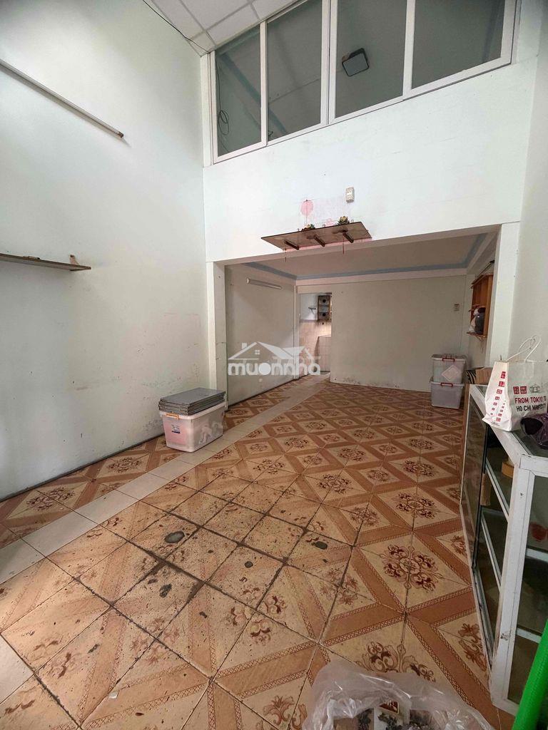 Nhà q11  ở ngay / kinh doanh nhỏ