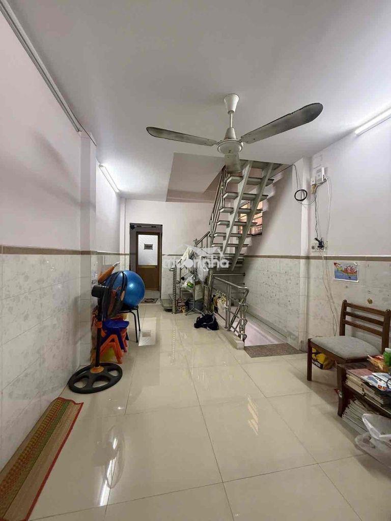 Quận 5 - 4 tầng btct - hxh - 10m ra mặt tiền - ngay chợ - sát đhyd . - 3