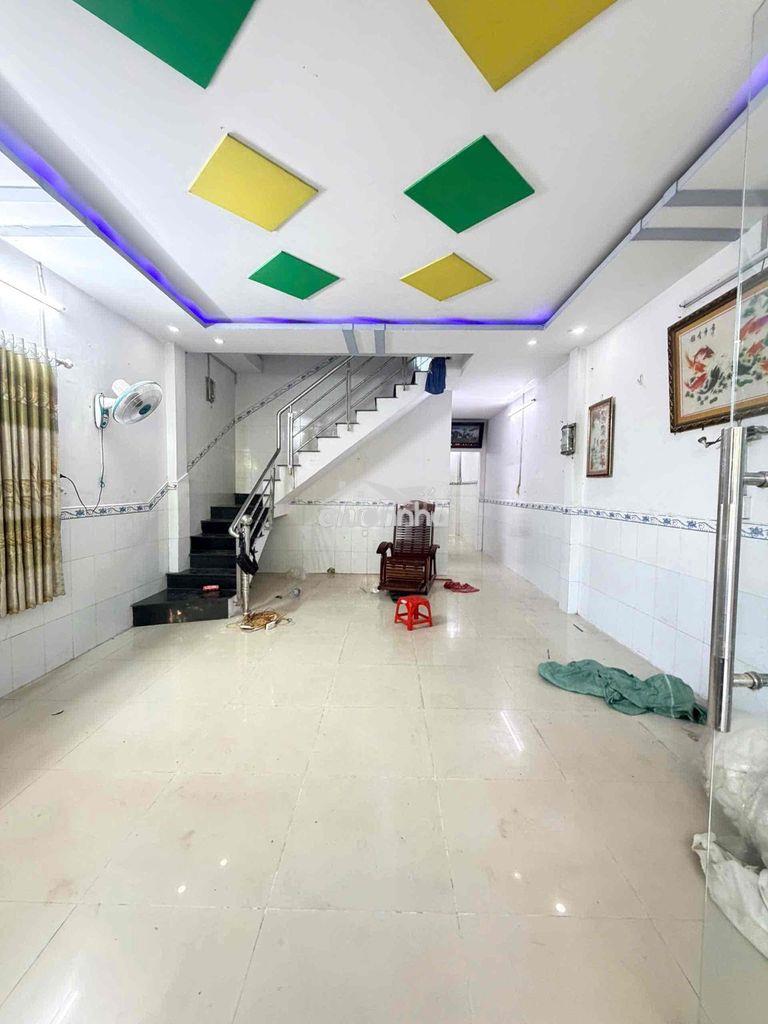 Cho thuê nhà mới sạch sẽ gần ngã 5 vl lầu suốt 3p ban công rộng giá rẻ