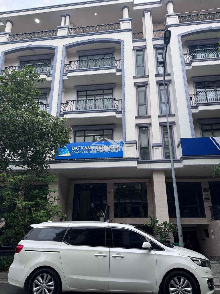 Cho thuê nhà 1 hầm, 1 trệt, 4 lầu, thang máy ở vạn phúc