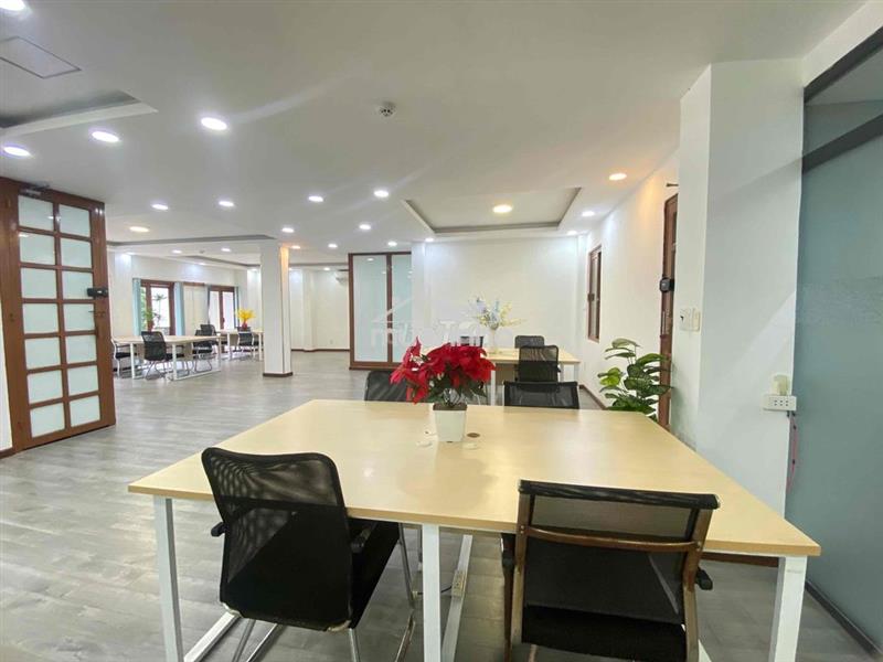 Văn phòng full nội thất ngay hồ con rùa 150m2