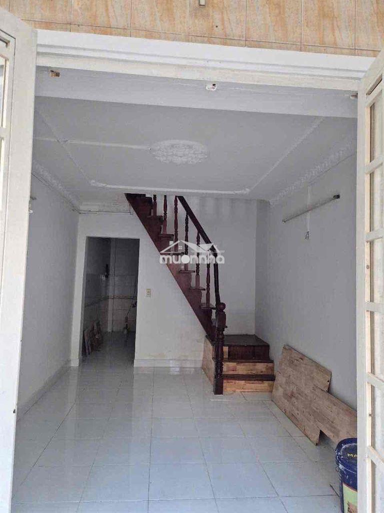 Cho thuê nhà 3x9 1lầu 2pn hẻm 417 quang trung p10