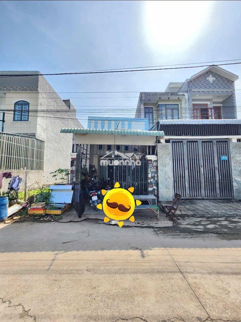 Bán nhà cấp 4 gác lửng hoàn công giá rẻ gần chợ tân bình - dĩ an