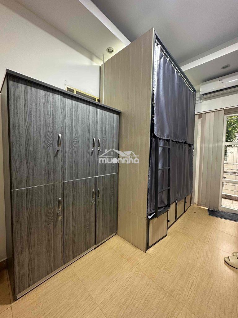 Cho nữ thuê giường tầng kí túc xá