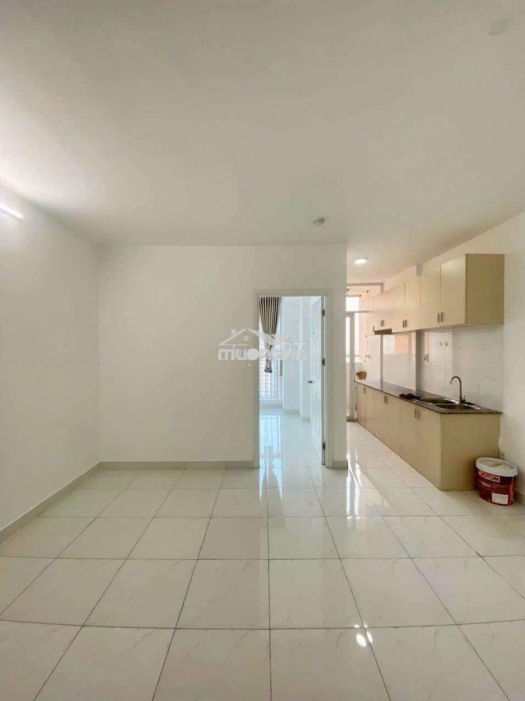 Bán căn hộ sen hồng, block c, 1.35ty/1pn,1wc/37m2 sổ sẵn