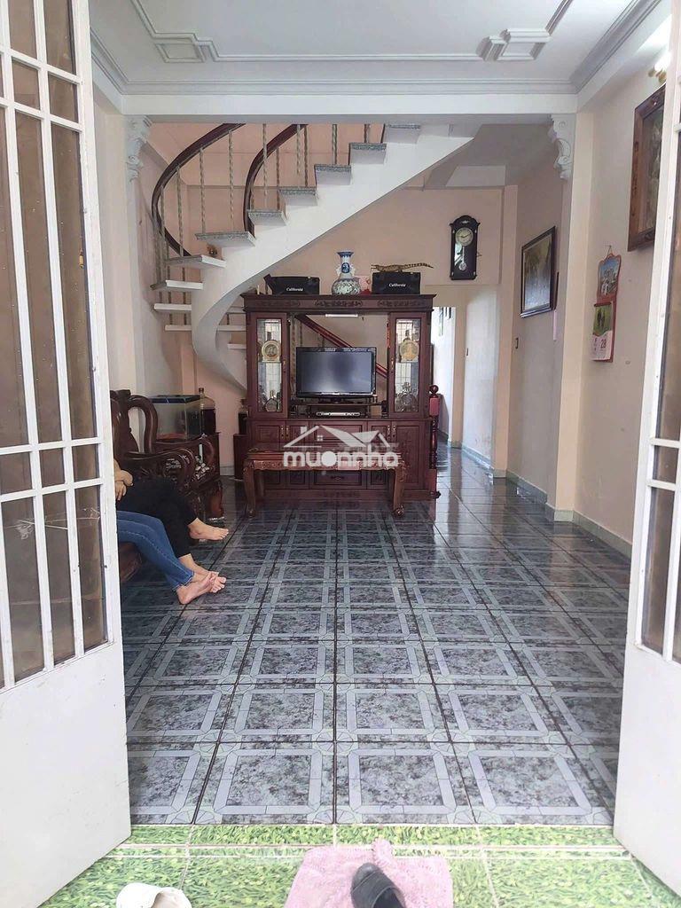 Nhà hxh nguyễn duy cung dt 4x16m 1 lầu 3pn có nội thất như hình