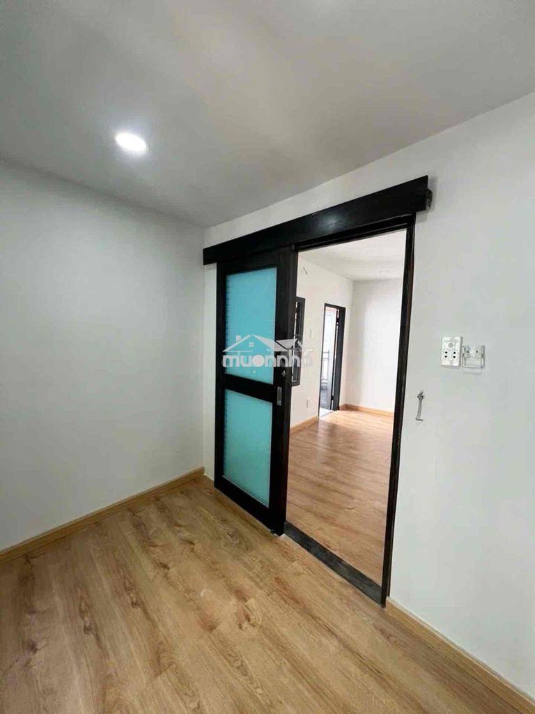 Bán nhà lê quang định 2 lầu 2pn có sân xe sát q1 đang cho thuê 7tr - 3