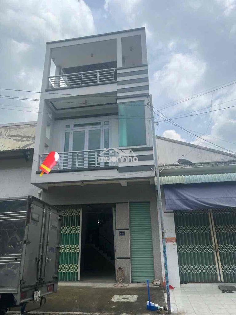 Cần bán căn nhà 1 trệt 2 lầu kdc vietsing dt 150m2 full thổ cư
