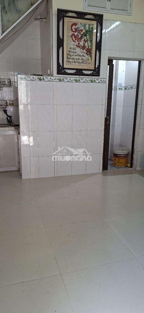 Cho thuê nhà lầu nhỏ 4×4  1w giá 3 triệu
