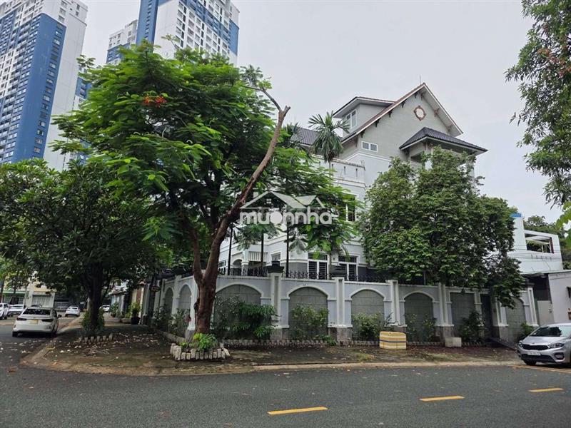 Biệt thự căn góc 15x20 kdc chánh nghĩa
