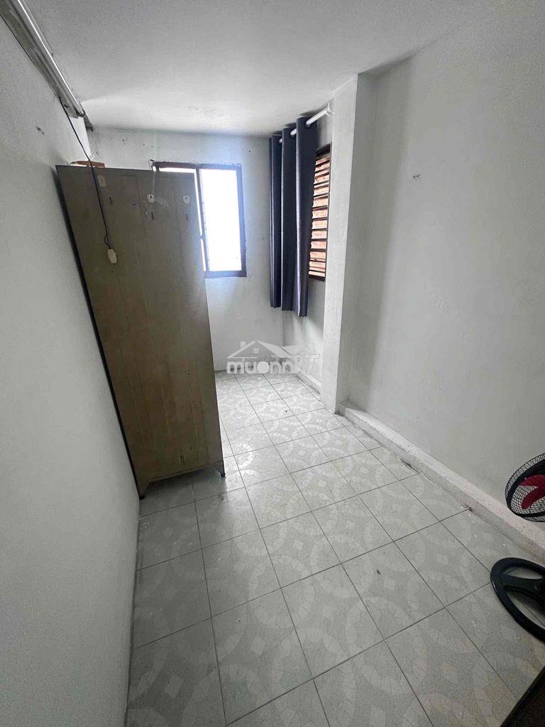 Nhà nguyên căn 6 triệu chợ hoà bình , q5 - 2