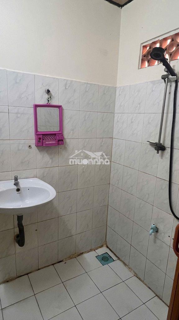 Cho thuê nhà nguyên căn 70m2, hẻm trường chinh - 3