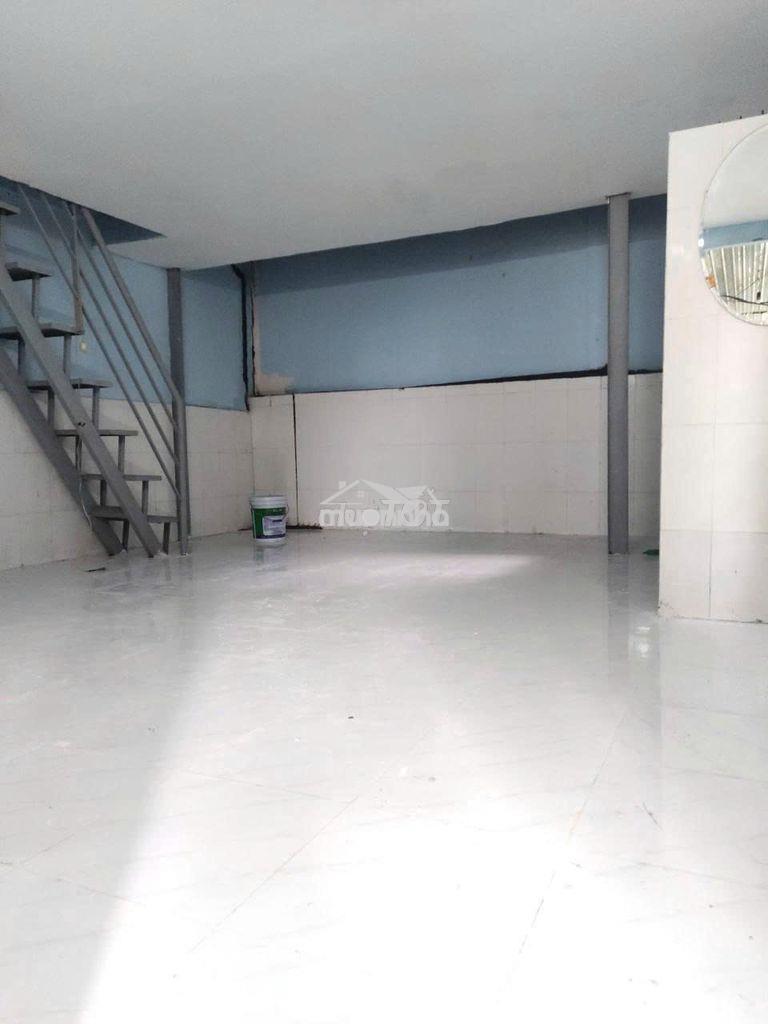 Cho thuê rẻ nhà 1 lầu 2 phòng trần xuân soạn, giá 7 triệu/th