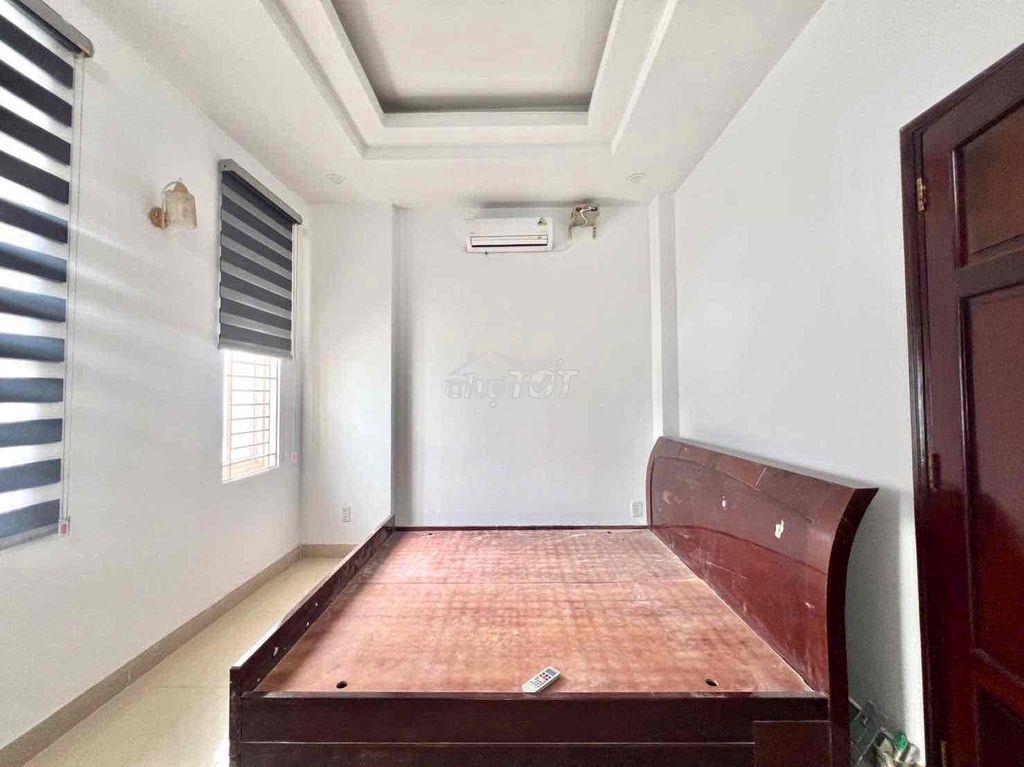 Phòng đối diện chung cư giai việt full nội thất - 3