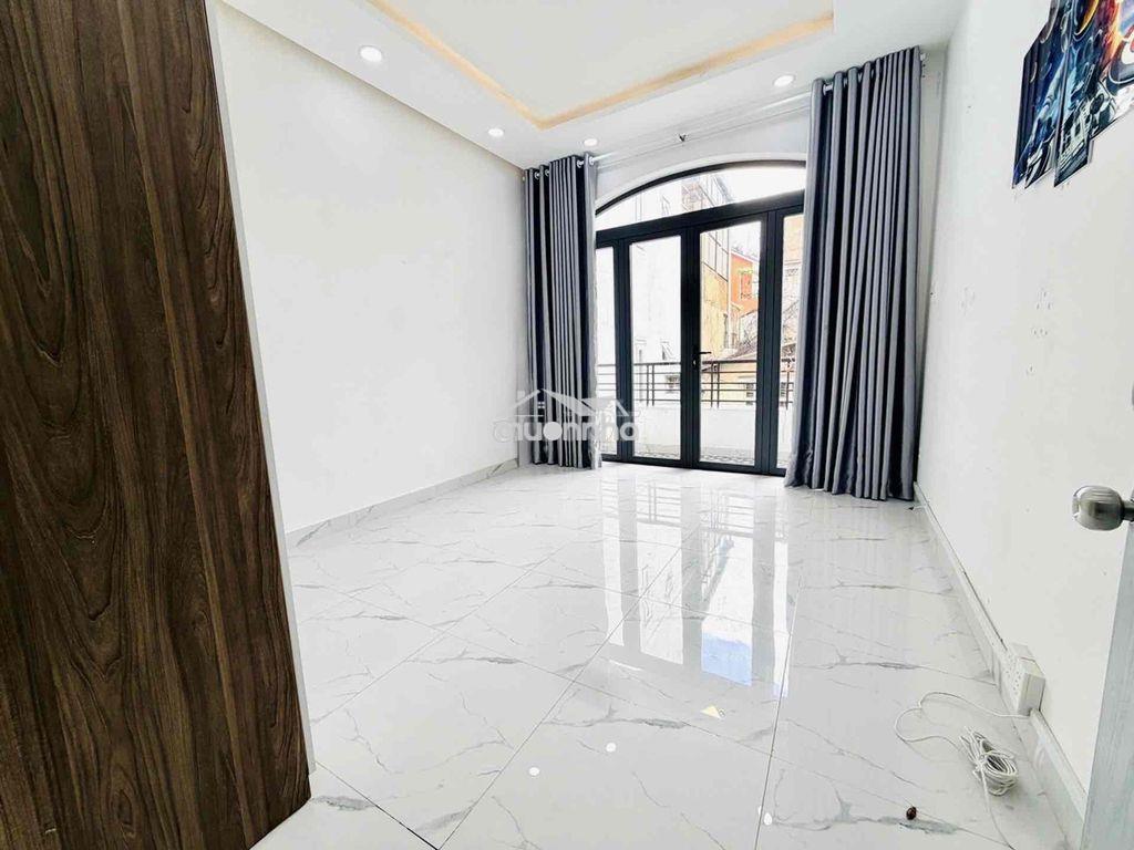 Thích quảng đức 3 tầng(4pn), dt: 55m2, ngay phan xích long, thuê 20tr/ - 4