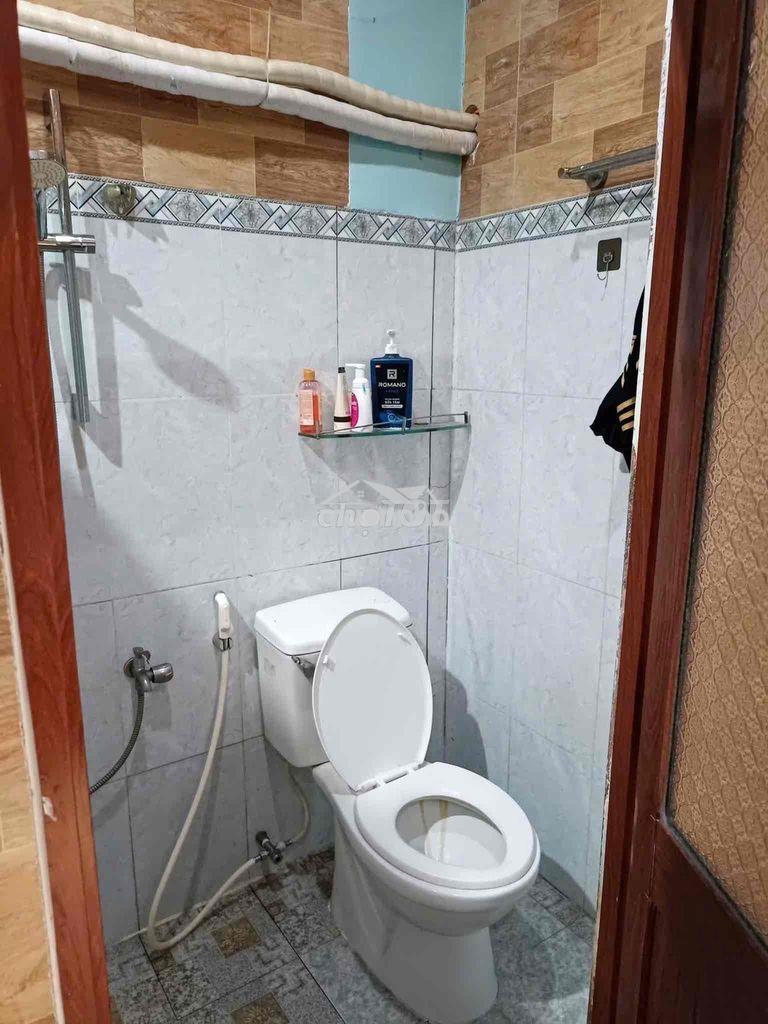 Nhà ngay chợ đình sạch sẽ cho thuê chỉ 7tr/th - 4