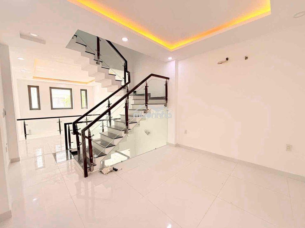 Cho thuê nhà tô ngọc vân 1 trệt 1 lững 3 lầu 4 phòng ngủ 5wc sân thươn - 3