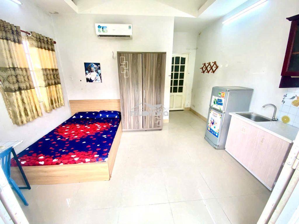 Phòng trọ giá rẻ có ban công đầy đủ nội thất ở ngã tư 4 xã - 2