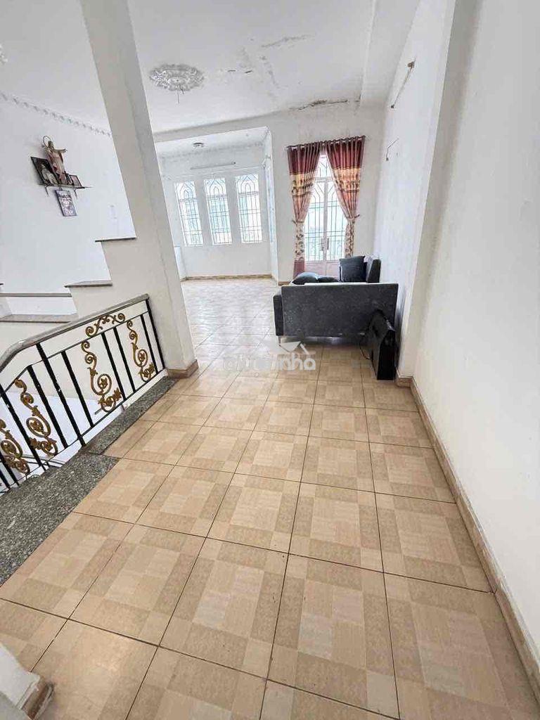 Cho thuê nhà rộng tiện ở và kinh doanh - 4