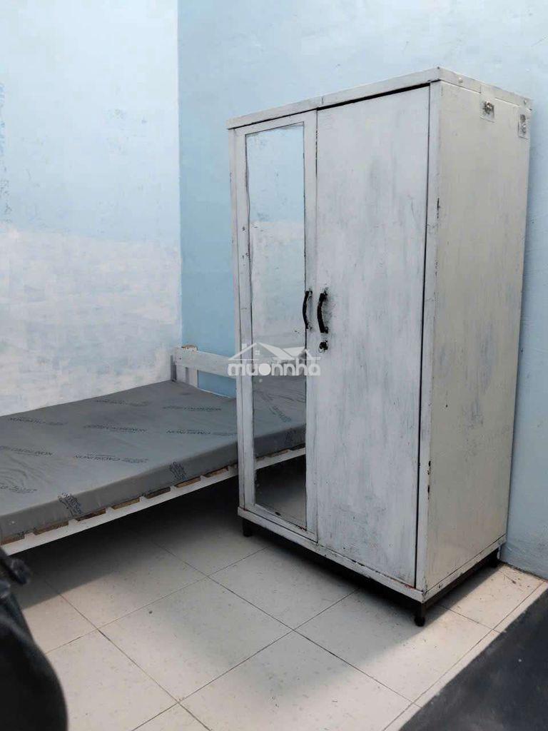 Hẻm 502 huỳnh tấn phát, q7 giá gốc 2tr/th giảm còn 1,8tr/ th, máy lạnh