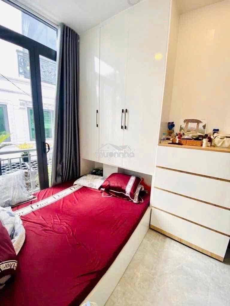 Hẻm trước nhà 3m - 3 tầng - an ninh - 4