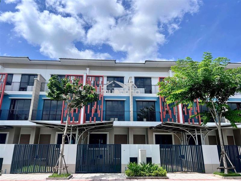 Cho thuê nhà 3 tầng 4pn 4wc, full nội thất, suncasa central vĩnh tân