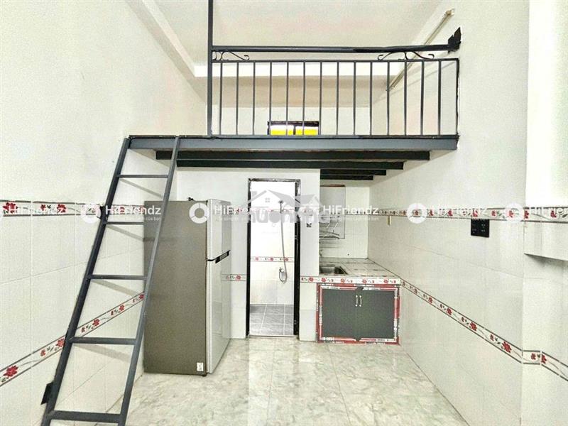Cho thuê phòng gác giá rẻ cửa sổ có thang máy gần vườn lài phú thọ hoà