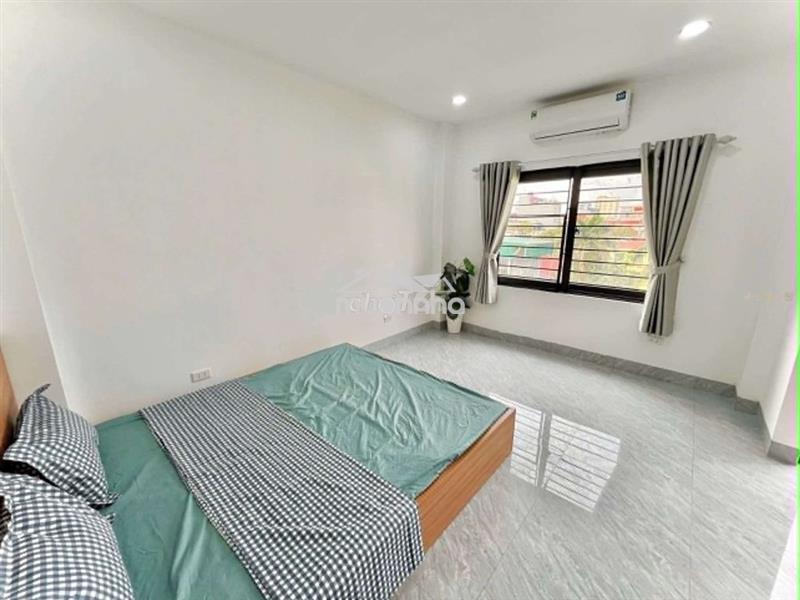 Căn hộ cửa sổ gió trời , thoáng , bếp riêng.