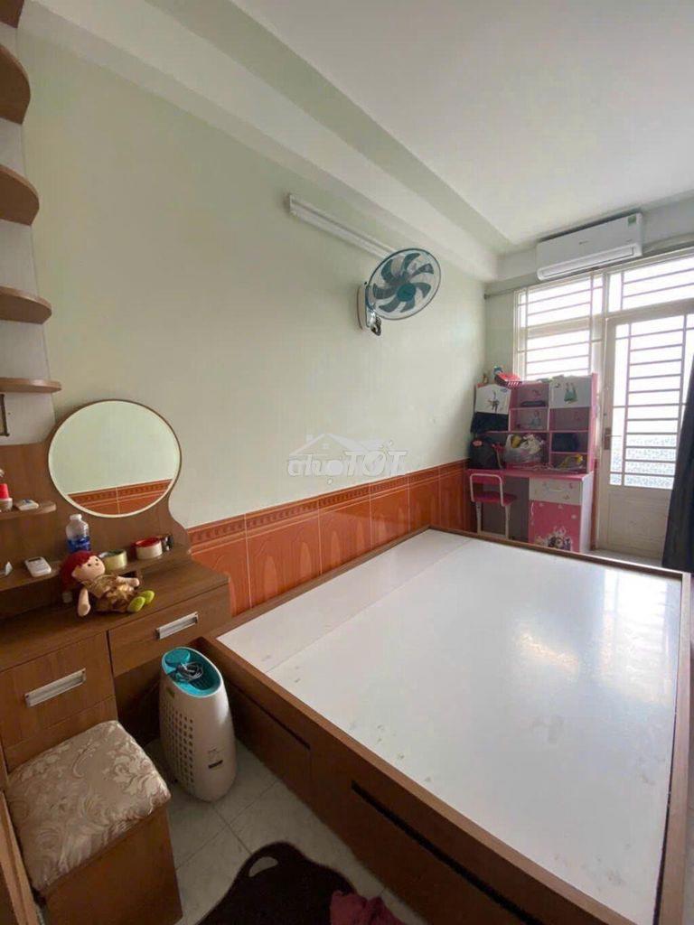 Nhà hơn 2 tỷ  - 3 tầng - dọn vào ở ngay - thoại ngọc hầu - tân phú - 3