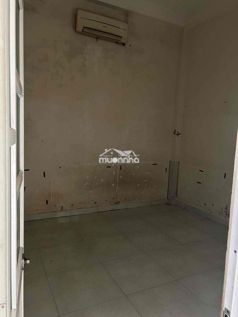 Nhà mặt tiền gần chợ phú phong - 2